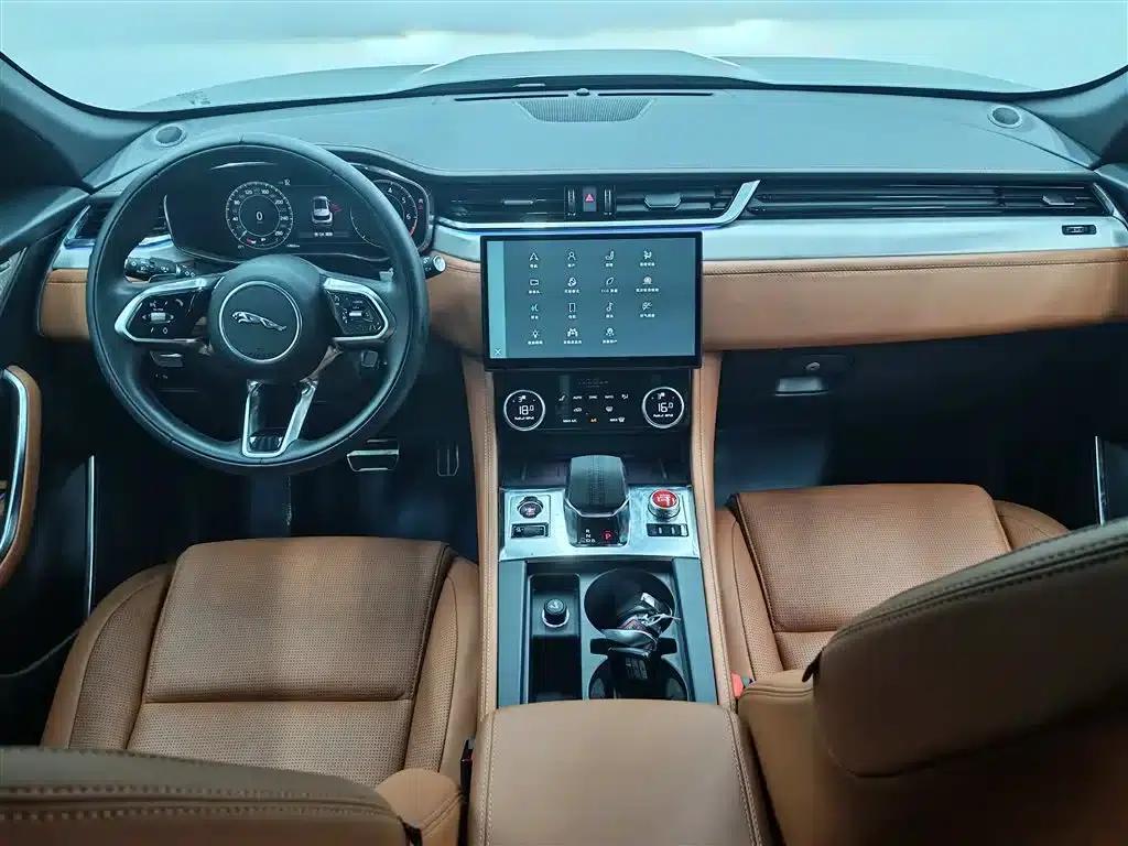 2024 Jaguar F-PACE P250 R-Dynamic SE — миниатюра 17