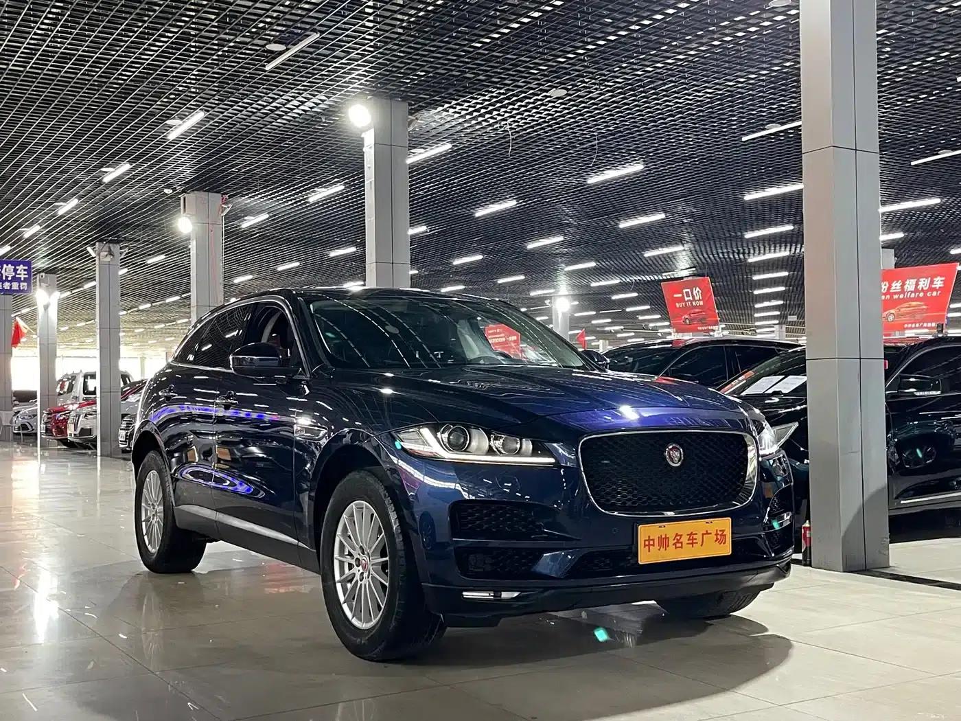 Jaguar F-PACE 2018 2.0T AWD Urban Luxury Edition — миниатюра 3