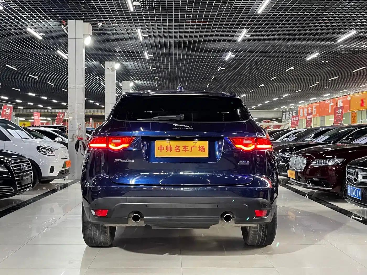 Jaguar F-PACE 2018 2.0T AWD Urban Luxury Edition — миниатюра 5
