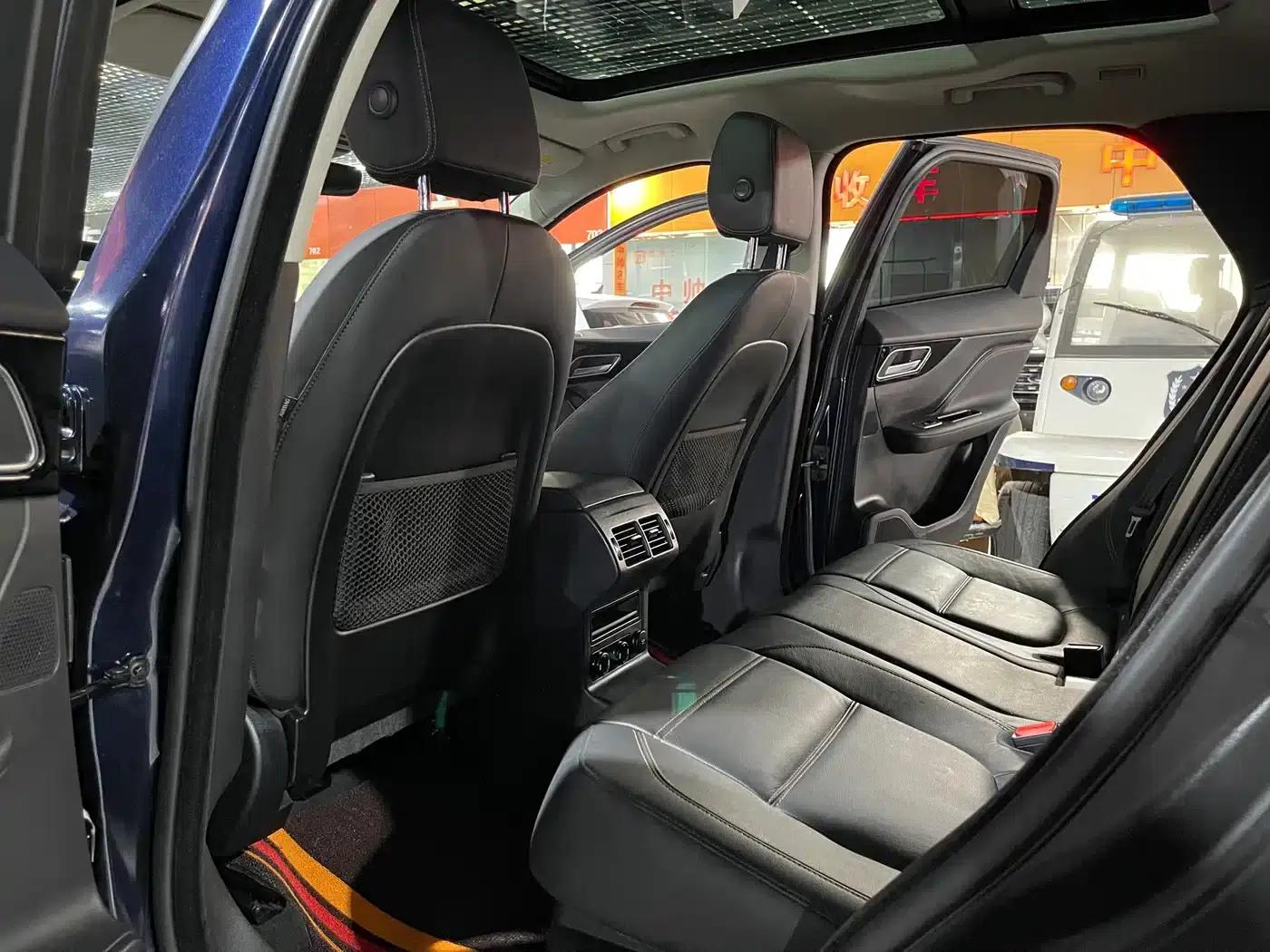 Jaguar F-PACE 2018 2.0T AWD Urban Luxury Edition — миниатюра 10