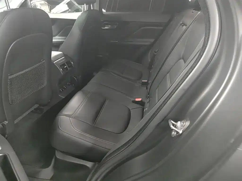 Jaguar F-PACE 2019 2.0T AWD Urban Luxury Edition — миниатюра 17