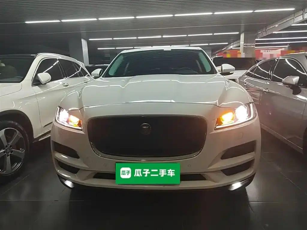 Jaguar F-PACE 2019 2.0T AWD Urban Luxury Edition — миниатюра 3