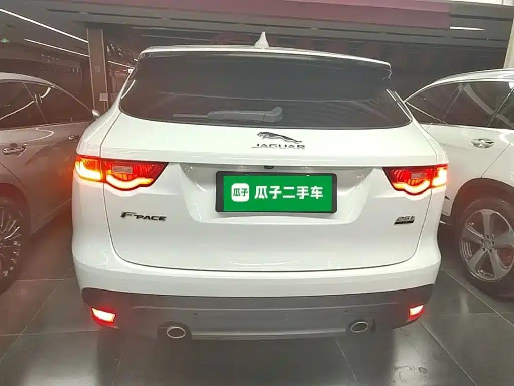 Jaguar F-PACE 2019 2.0T AWD Urban Luxury Edition — миниатюра 6