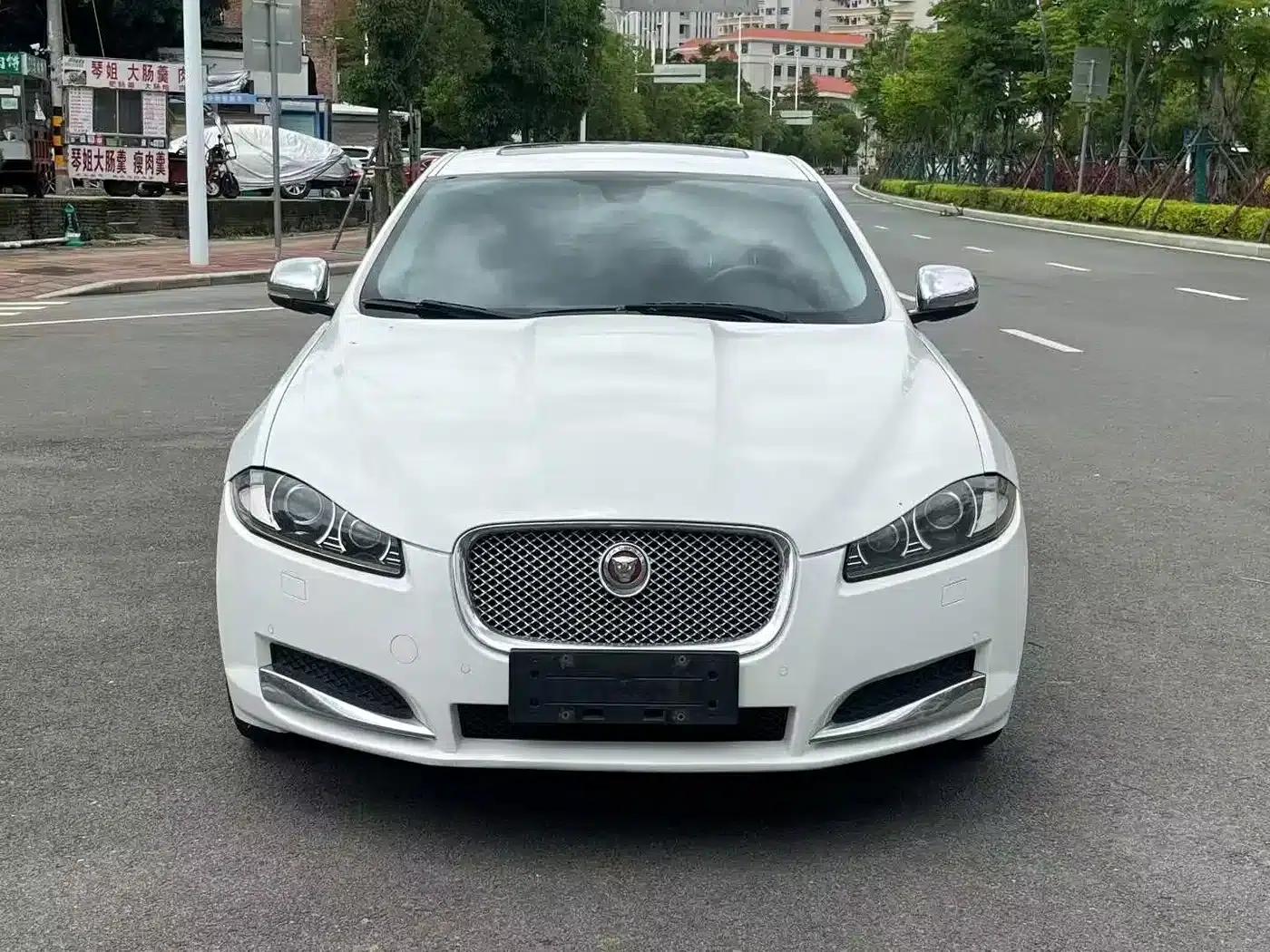 Jaguar XF 2015 XF 2.0T Elegance Edition — миниатюра 2
