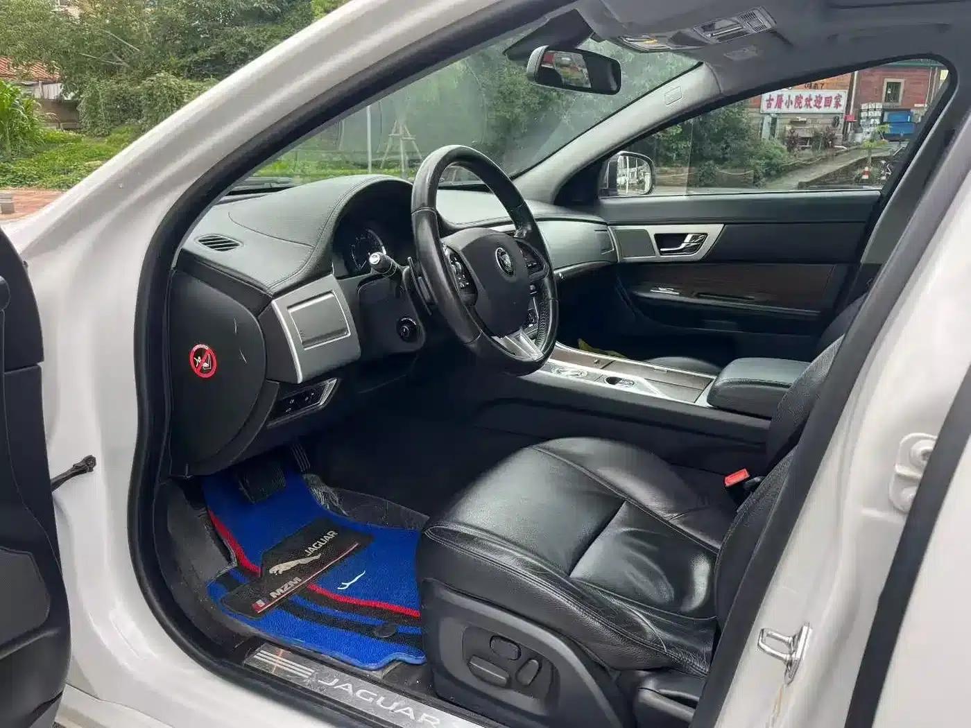 Jaguar XF 2015 XF 2.0T Elegance Edition — миниатюра 5