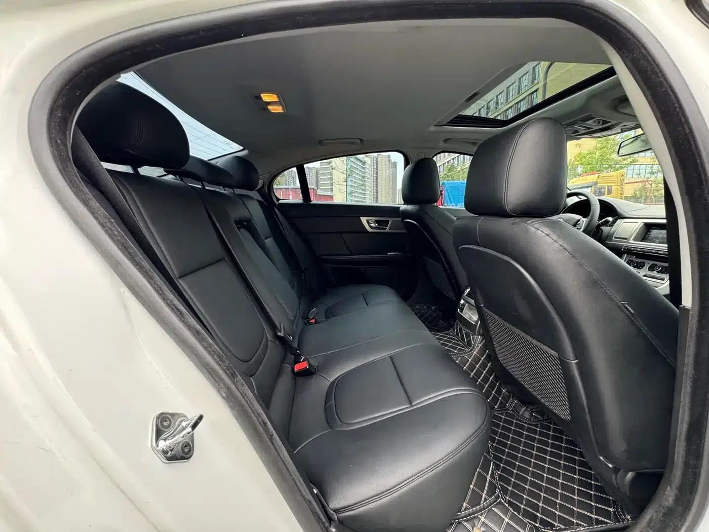 Jaguar XF 2015 XF 2.0T Elegance Edition — миниатюра 11