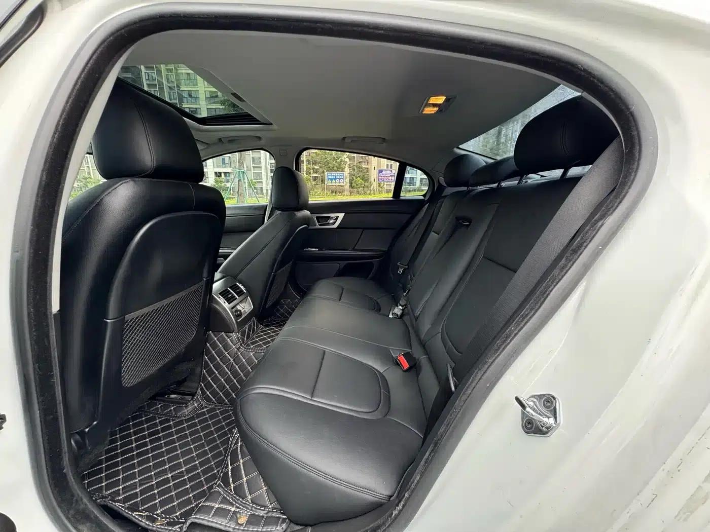 Jaguar XF 2015 XF 2.0T Elegance Edition — миниатюра 12