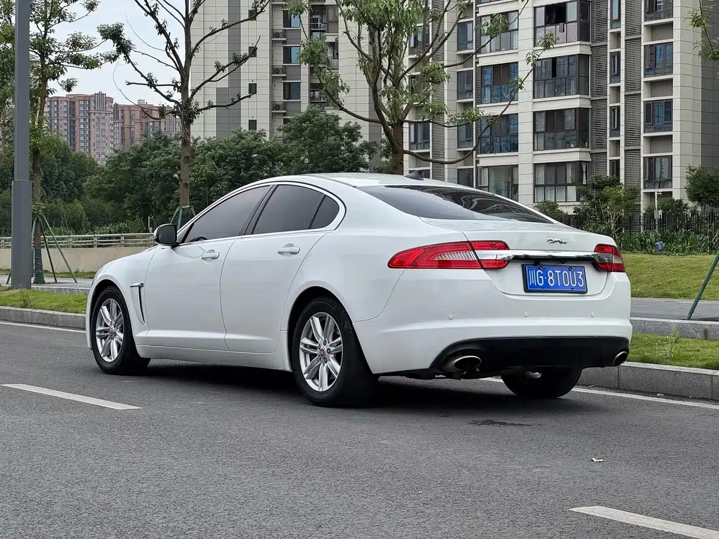 Jaguar XF 2015 XF 2.0T Elegance Edition — миниатюра 15