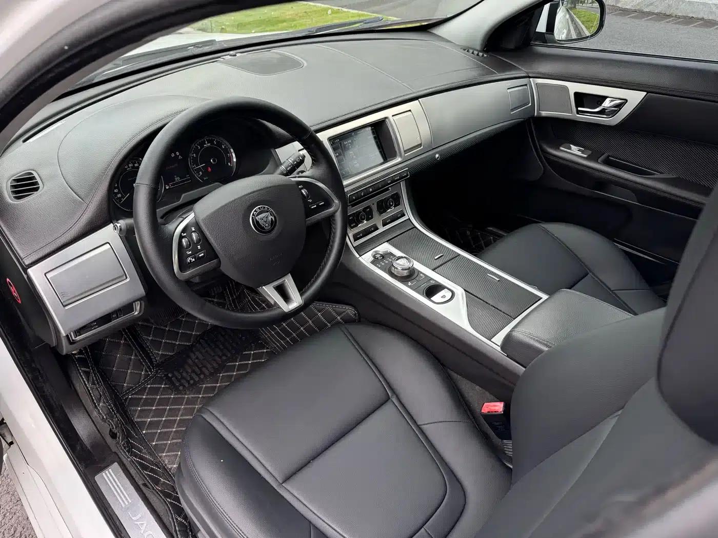 Jaguar XF 2015 XF 2.0T Elegance Edition — миниатюра 4