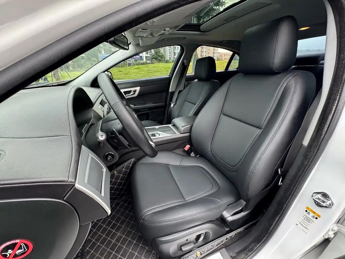 Jaguar XF 2015 XF 2.0T Elegance Edition — миниатюра 5