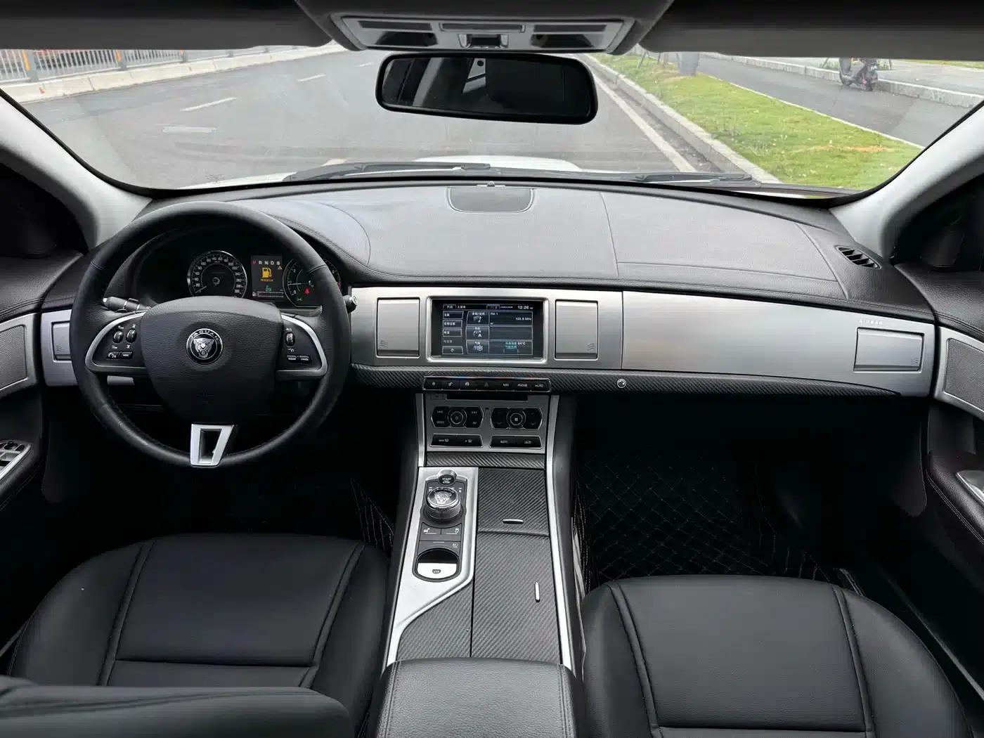Jaguar XF 2015 XF 2.0T Elegance Edition — миниатюра 7