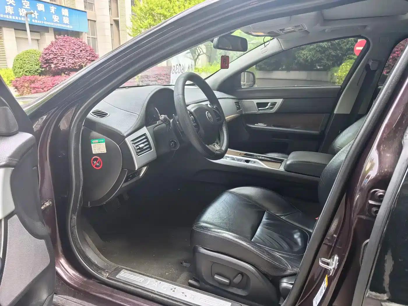 2013 Jaguar XF 2.0T Elegance Edition — миниатюра 11