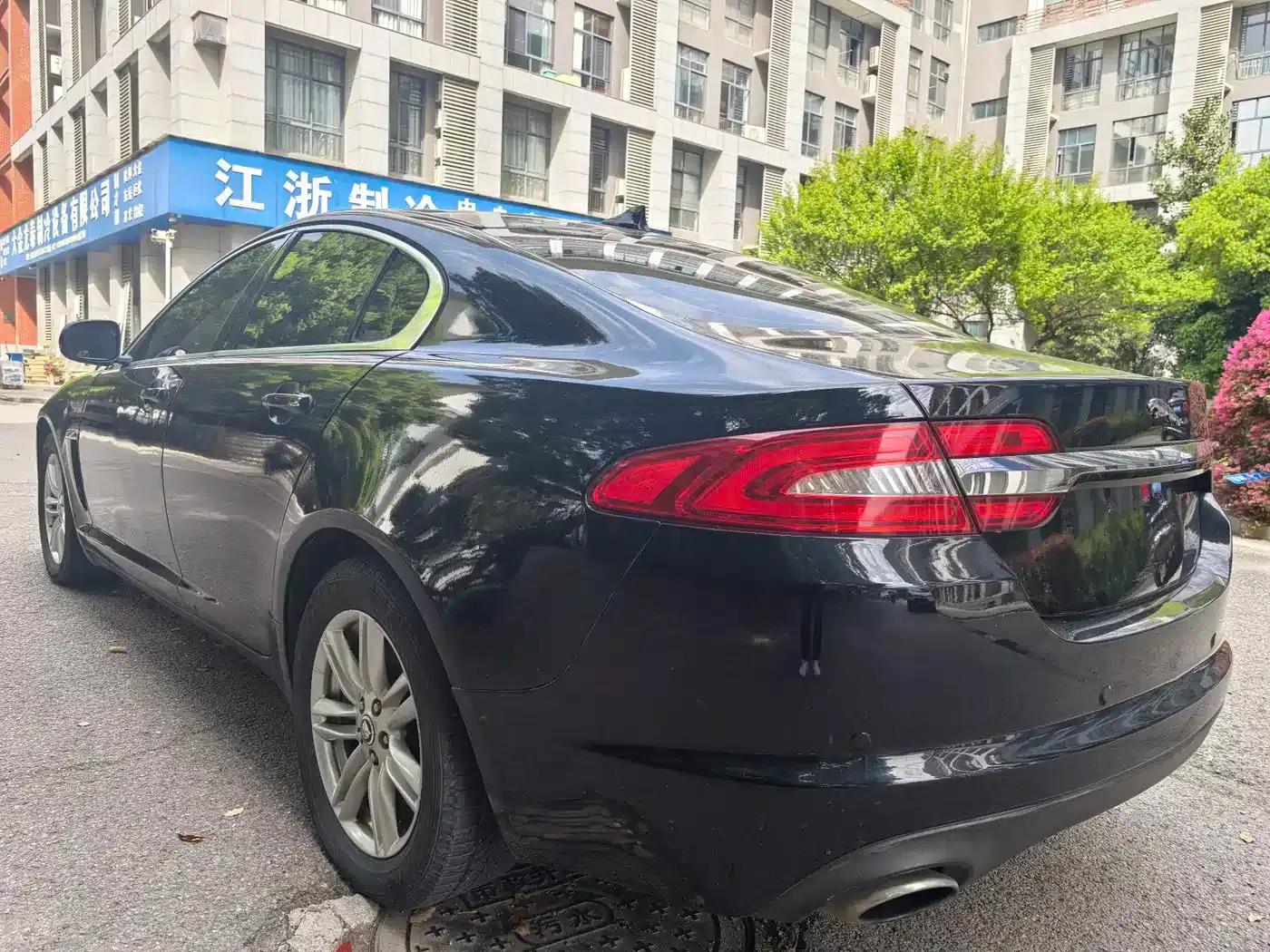 2013 Jaguar XF 2.0T Elegance Edition — миниатюра 15