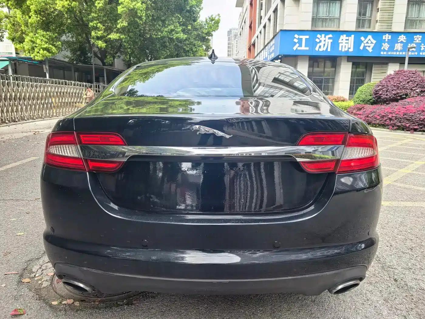 2013 Jaguar XF 2.0T Elegance Edition — миниатюра 16