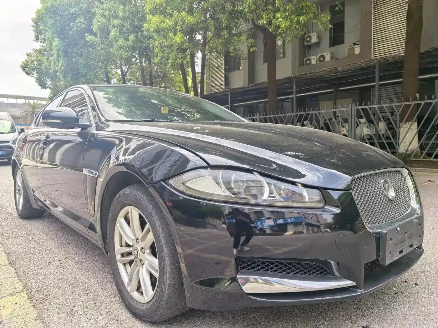 2013 Jaguar XF 2.0T Elegance Edition — миниатюра 3