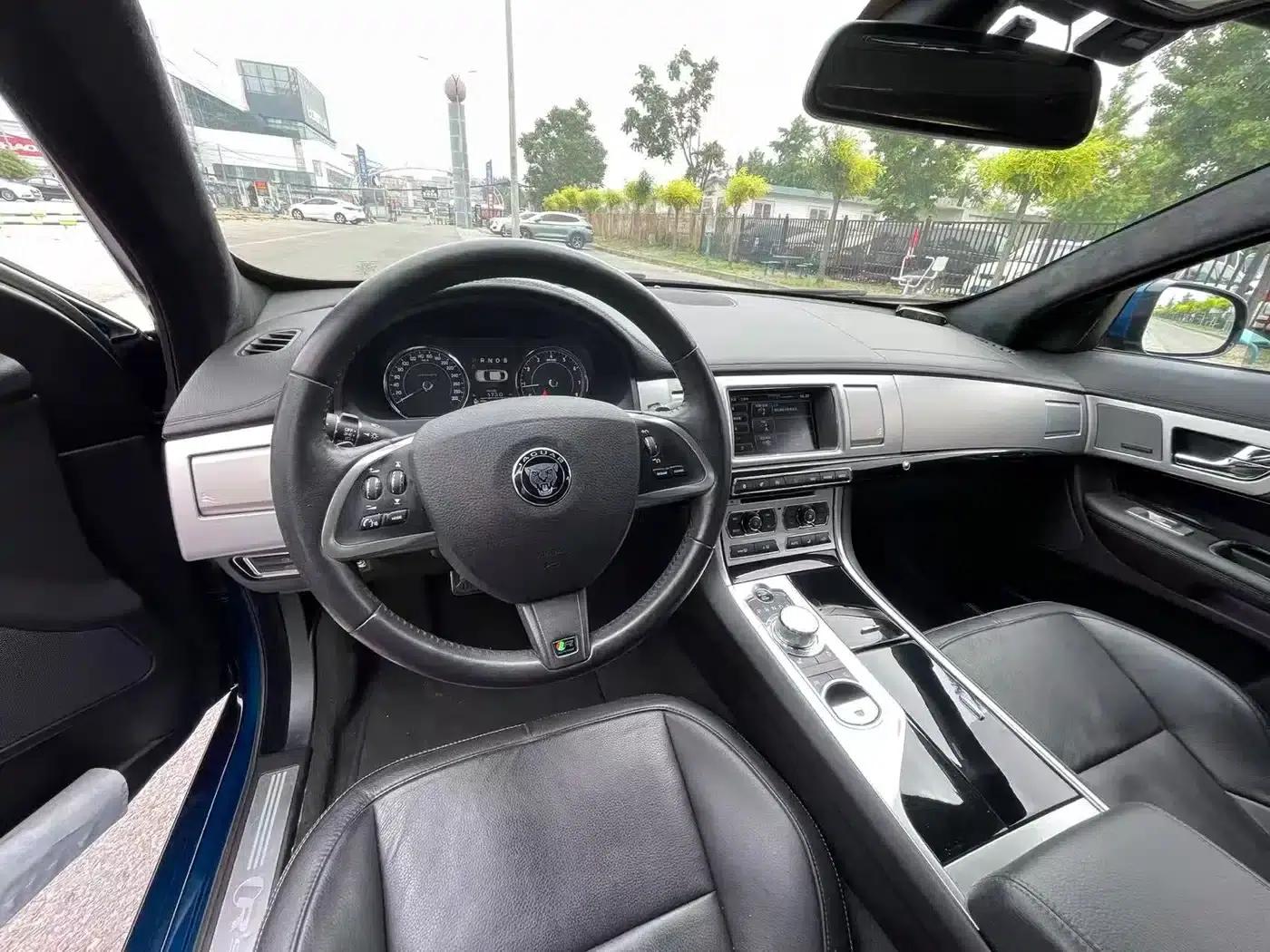 2015 Jaguar XF 3.0 SC 80th Anniversary Edition R-Sport — миниатюра 7