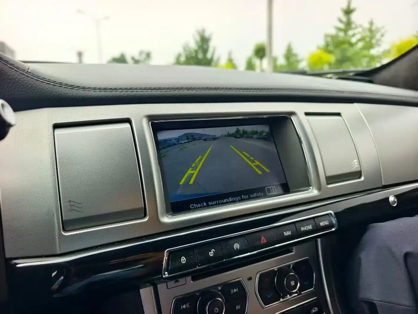 2015 Jaguar XF 3.0 SC 80th Anniversary Edition R-Sport — миниатюра 9