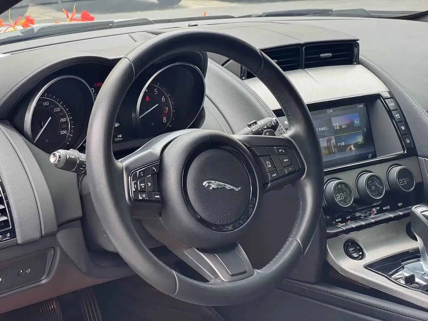 Jaguar F-TYPE 2016 3.0 SC Hardtop — миниатюра 6
