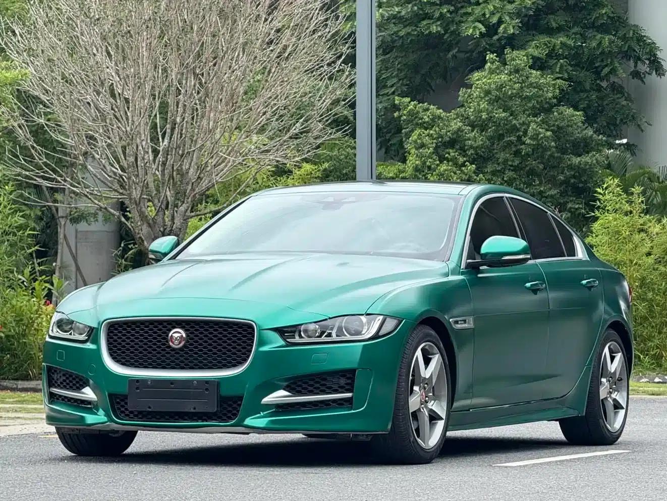 Jaguar XE 2015 2.0T 200PS R-Sport — миниатюра 1