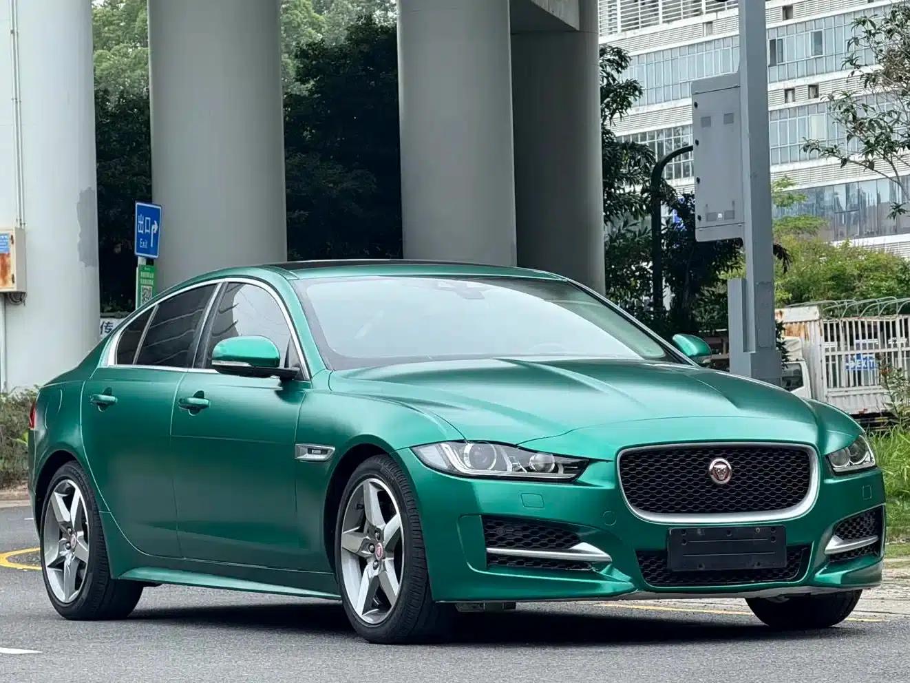 Jaguar XE 2015 2.0T 200PS R-Sport — миниатюра 2
