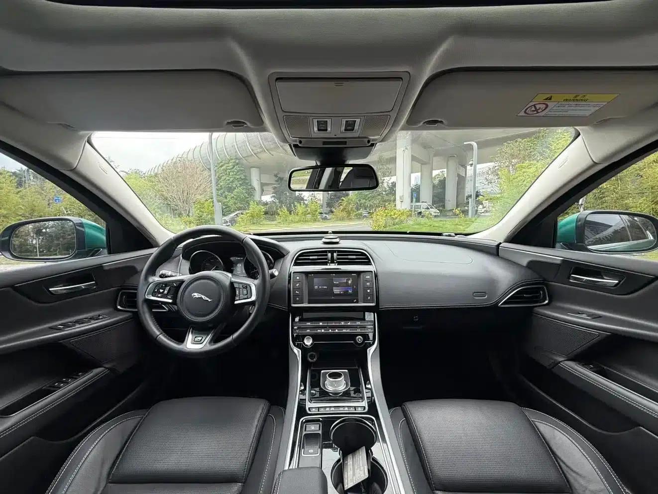 Jaguar XE 2015 2.0T 200PS R-Sport — миниатюра 8
