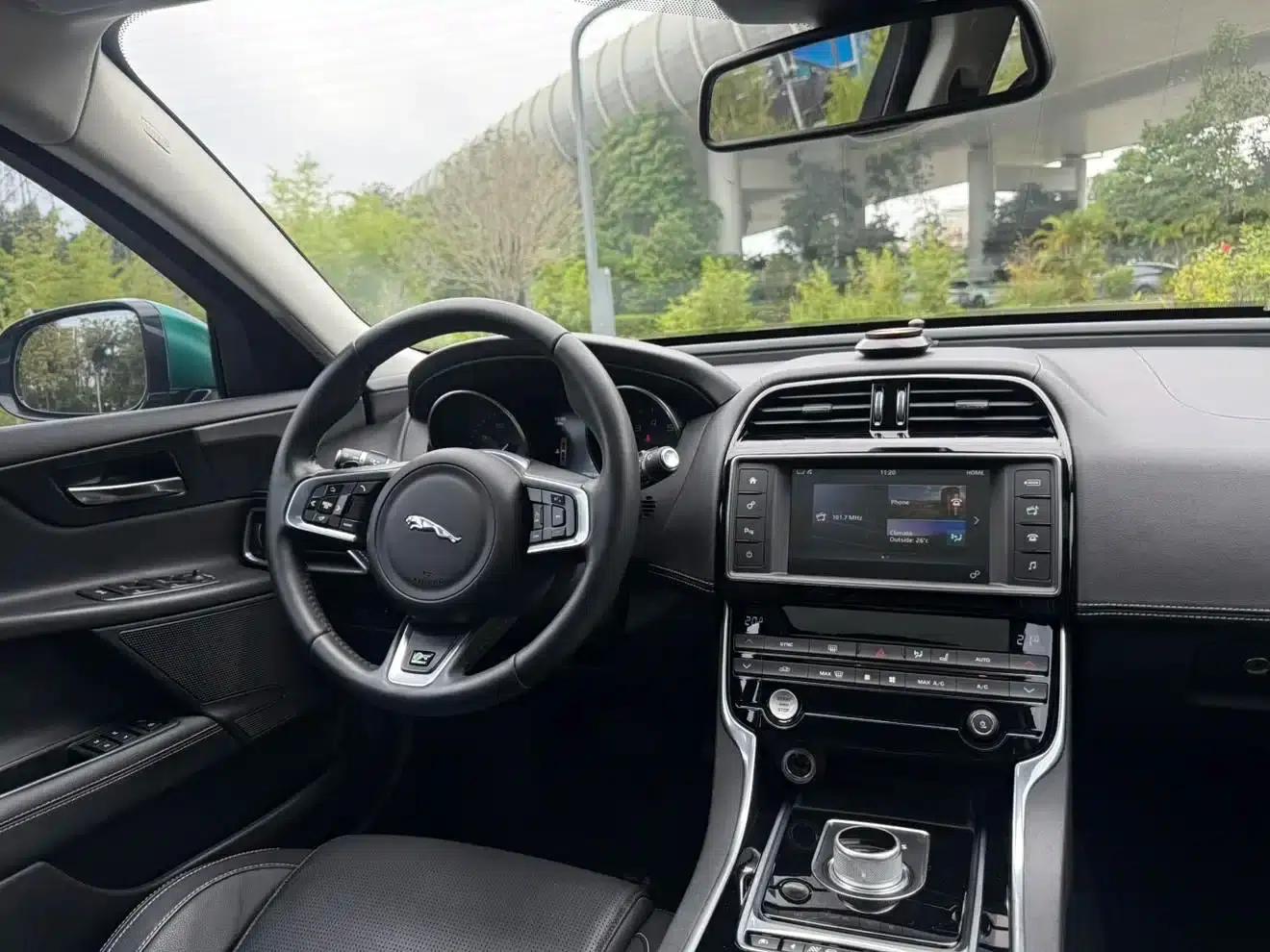 Jaguar XE 2015 2.0T 200PS R-Sport — миниатюра 10
