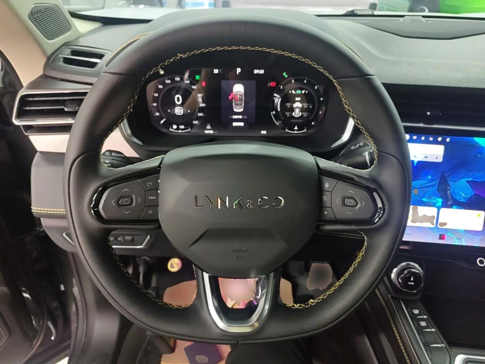Lynk & Co 01 2023 2.0TD Two-Wheel Drive Pro Trim — миниатюра 14