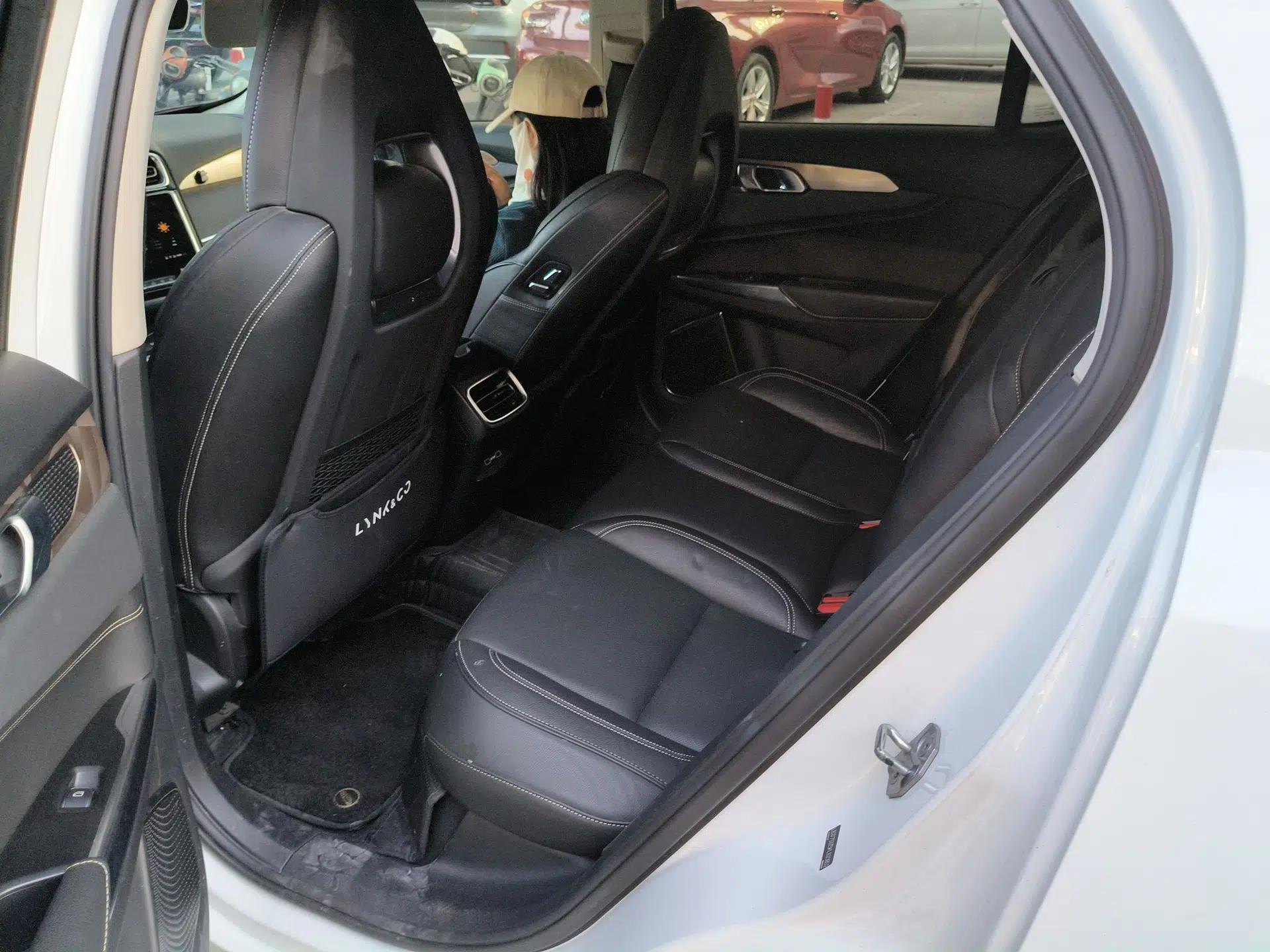 Lynk & Co 01 2019 2.0T Two-Wheel-Drive Pro Version China V Standard — миниатюра 15
