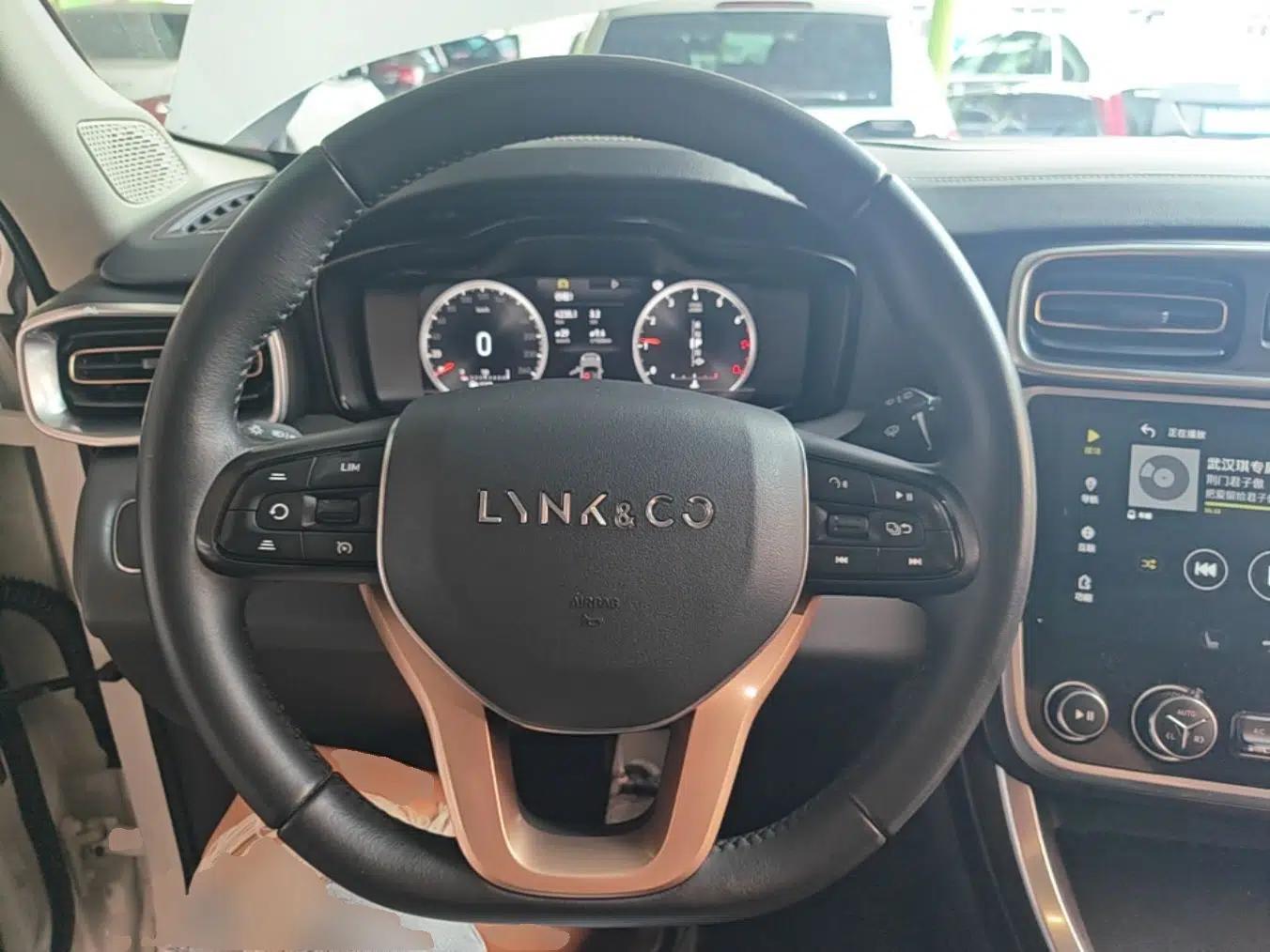 Lynk & Co 01 2017 2.0T Two-Wheel-Drive Version — миниатюра 14