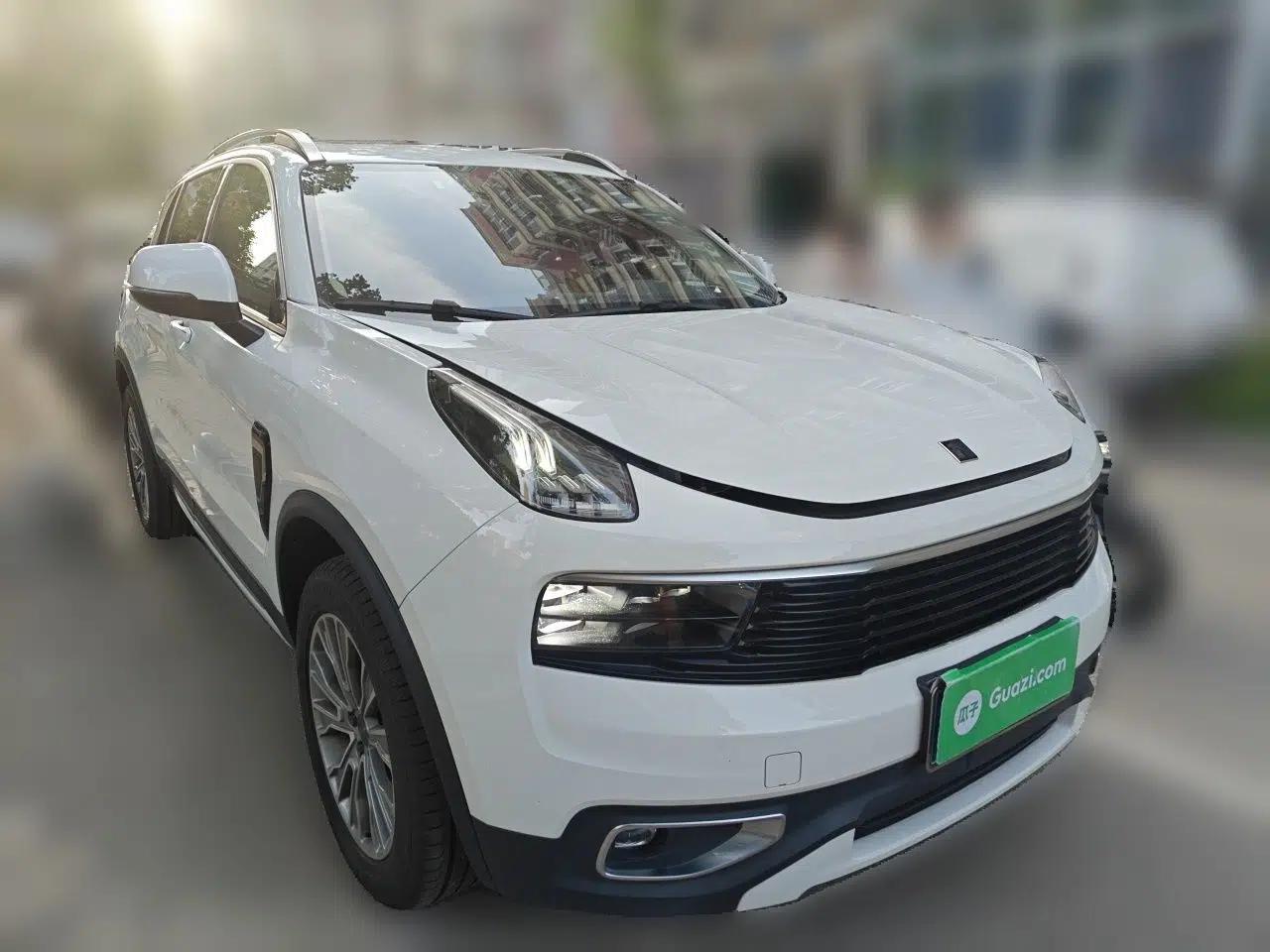 Lynk & Co 01 2018 2.0T Two-Wheel-Drive + Version — миниатюра 3