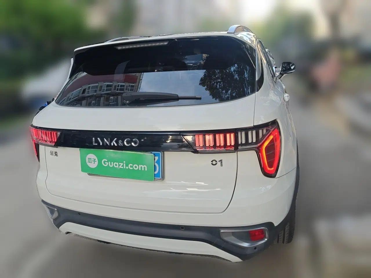 Lynk & Co 01 2018 2.0T Two-Wheel-Drive + Version — миниатюра 5