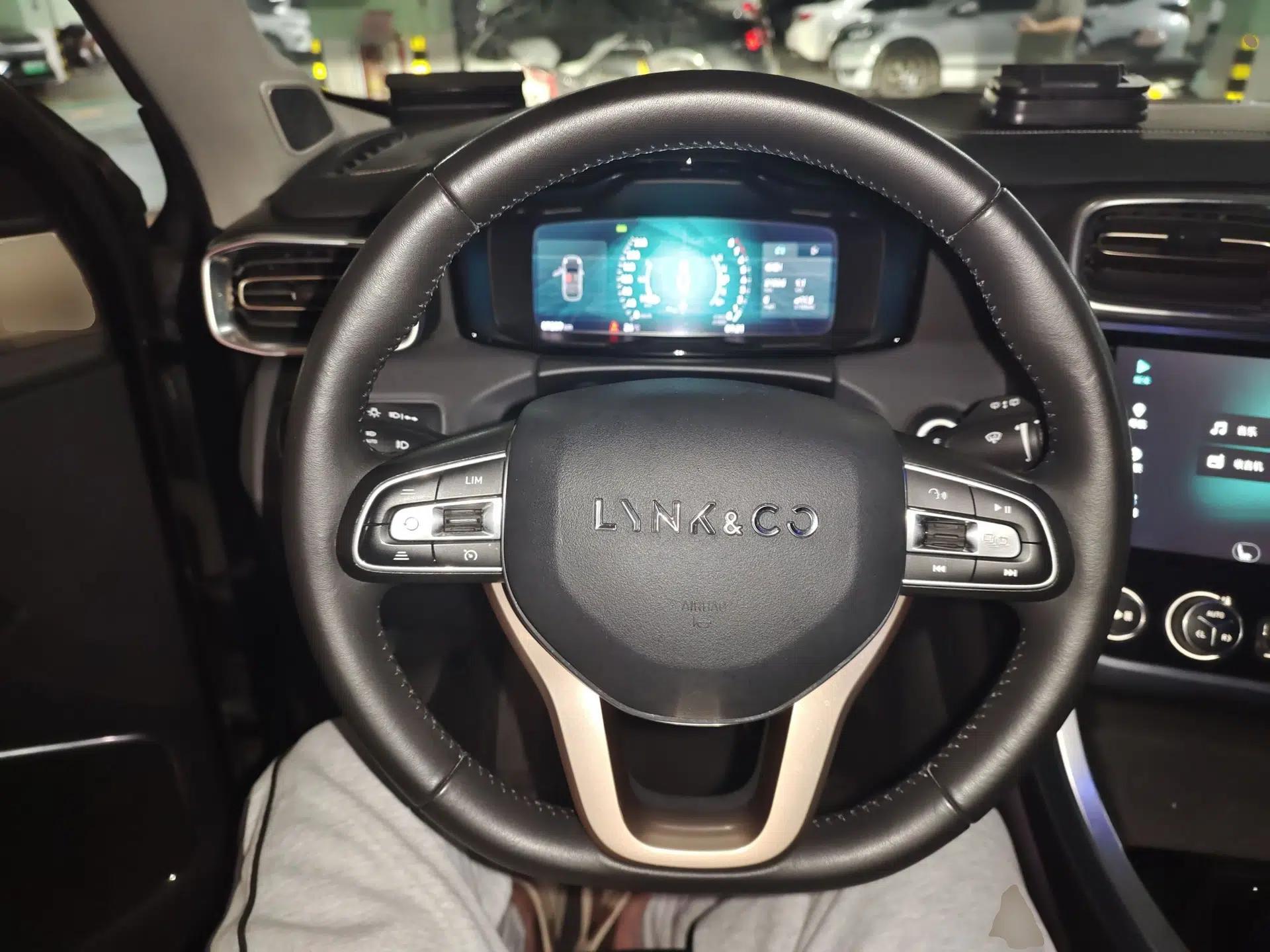 Lynk & Co 01 2017 2.0T Two-Wheel Drive Pro Edition — миниатюра 11