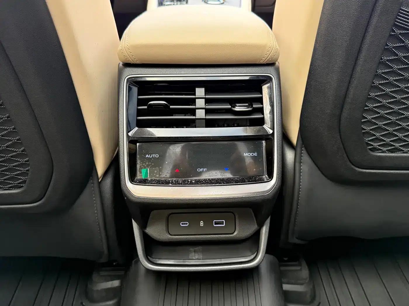 Geely Xingyue L 2025 Oriental Radiance 2.0TD Automatic 4WD Moon Gazing Edition — миниатюра 19