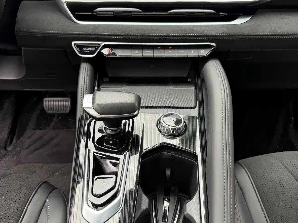 Geely Xingyue L 2024 2.0TD High-Power Automatic Two-Wheel Drive Sky Edition — миниатюра 18