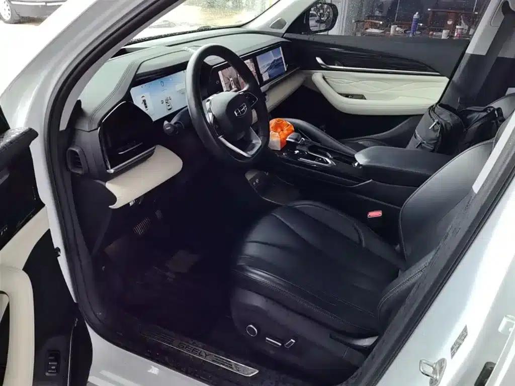 Geely Xingyue L 2023 2.0TD High-Power Automatic Two-Wheel Drive Flagship Edition — миниатюра 15