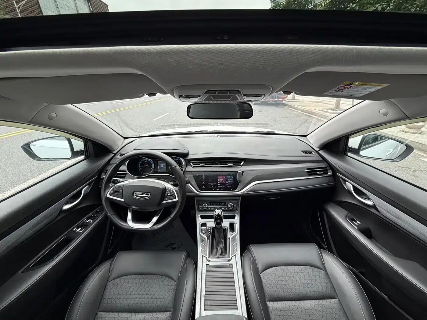Geely Emgrand 2021 UP 1.5L CVT Luxury Edition — миниатюра 11