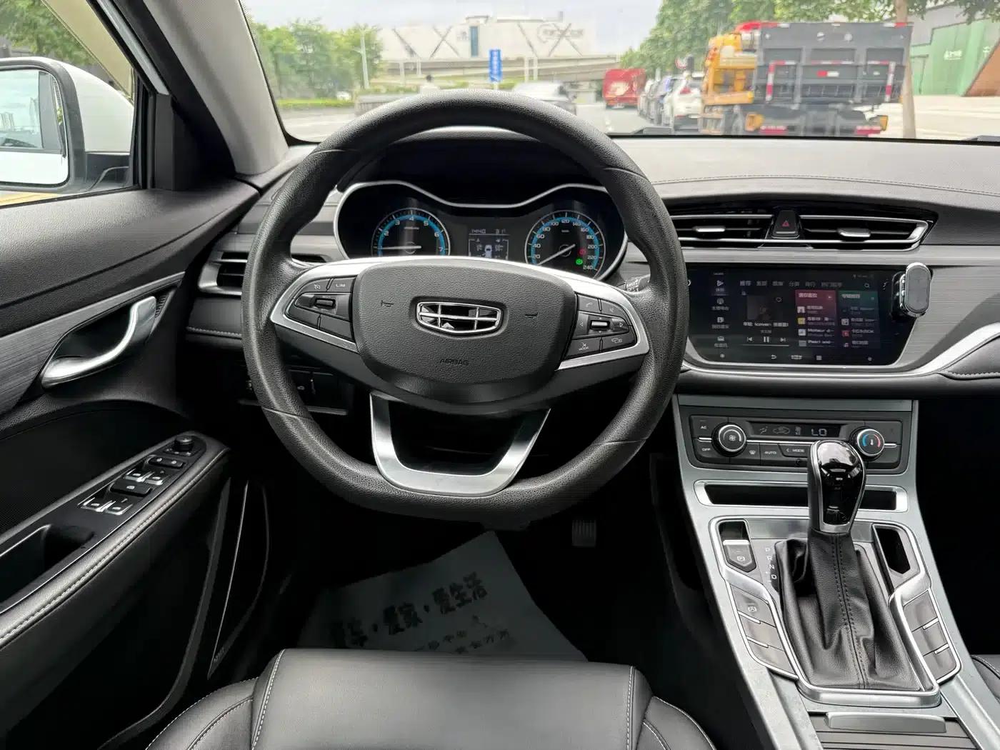 Geely Emgrand 2021 UP 1.5L CVT Luxury Edition — миниатюра 12