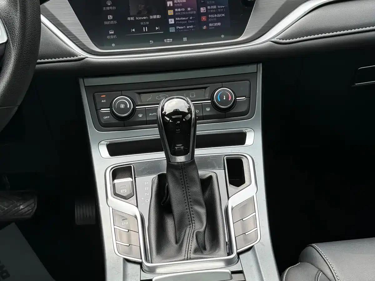 Geely Emgrand 2021 UP 1.5L CVT Luxury Edition — миниатюра 13