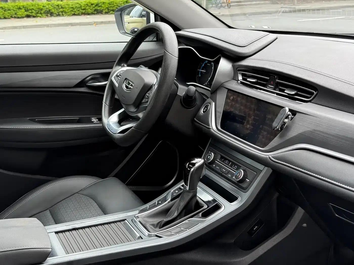Geely Emgrand 2021 UP 1.5L CVT Luxury Edition — миниатюра 15