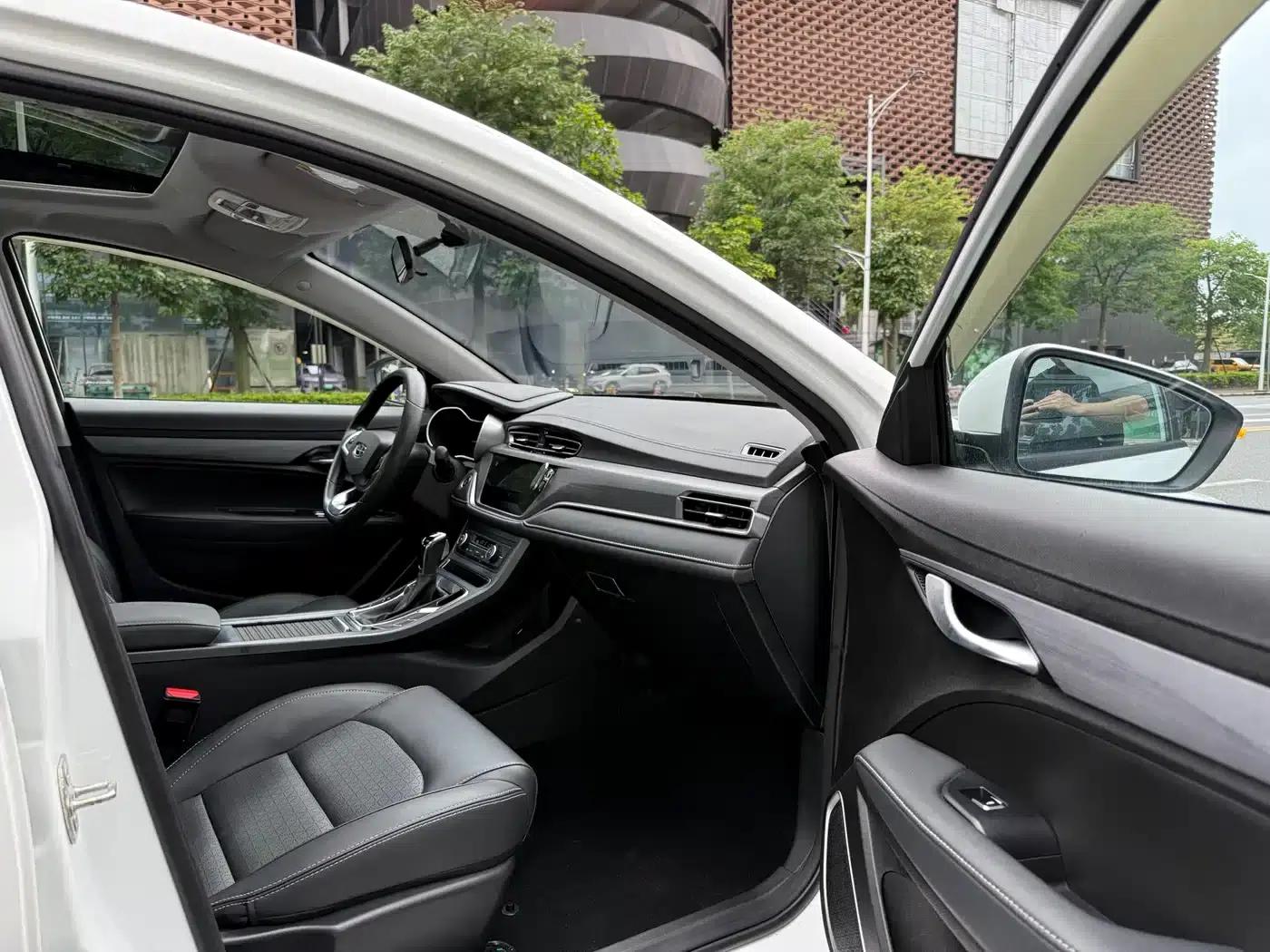 Geely Emgrand 2021 UP 1.5L CVT Luxury Edition — миниатюра 16