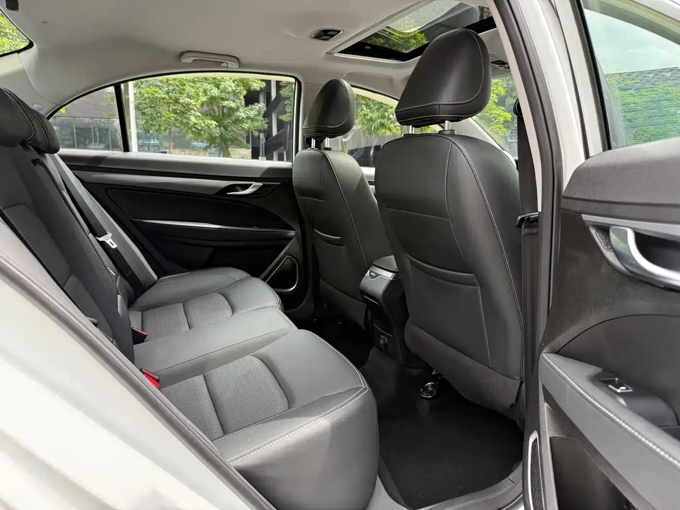 Geely Emgrand 2021 UP 1.5L CVT Luxury Edition — миниатюра 17