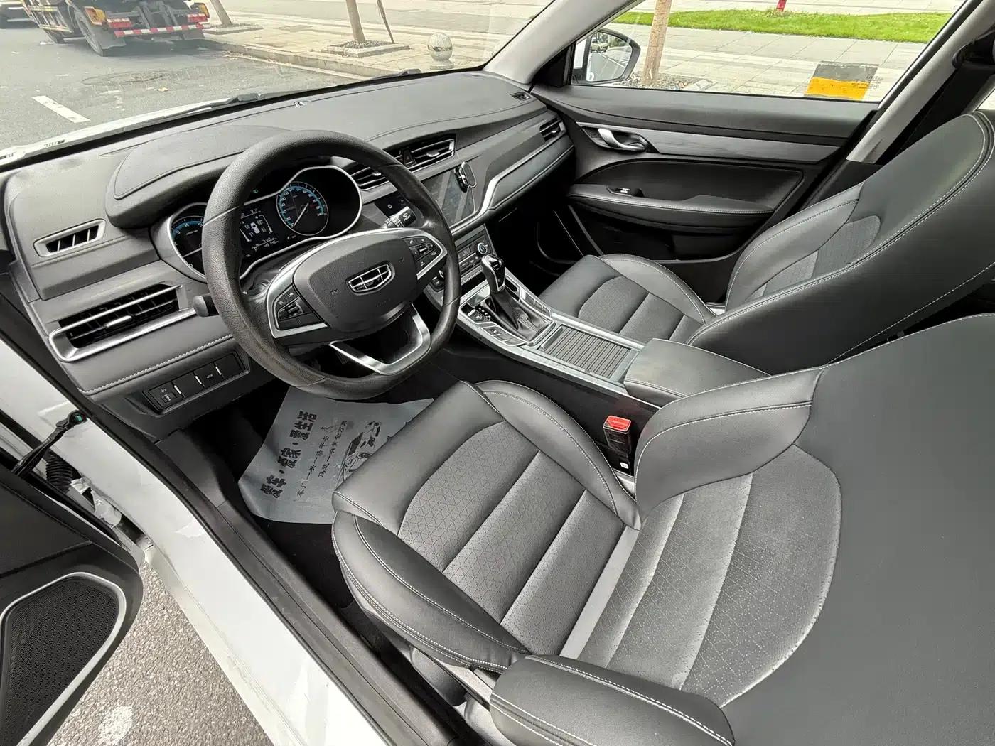 Geely Emgrand 2021 UP 1.5L CVT Luxury Edition — миниатюра 8
