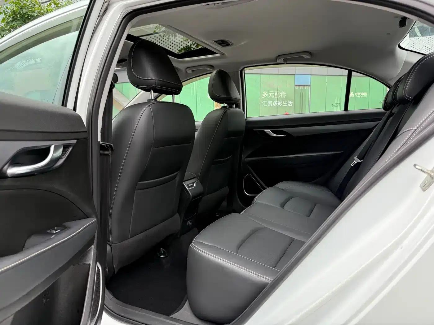 Geely Emgrand 2021 UP 1.5L CVT Luxury Edition — миниатюра 10