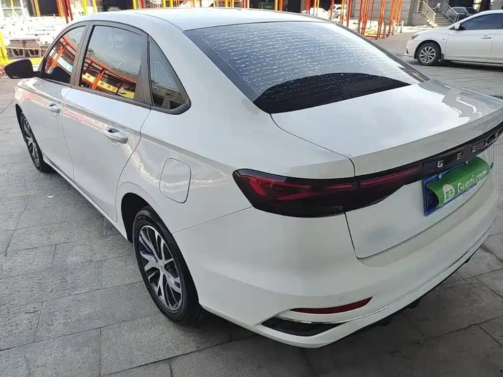 Geely Emgrand 2023 4th Generation Champion Edition 1.5L CVT Luxury — миниатюра 5