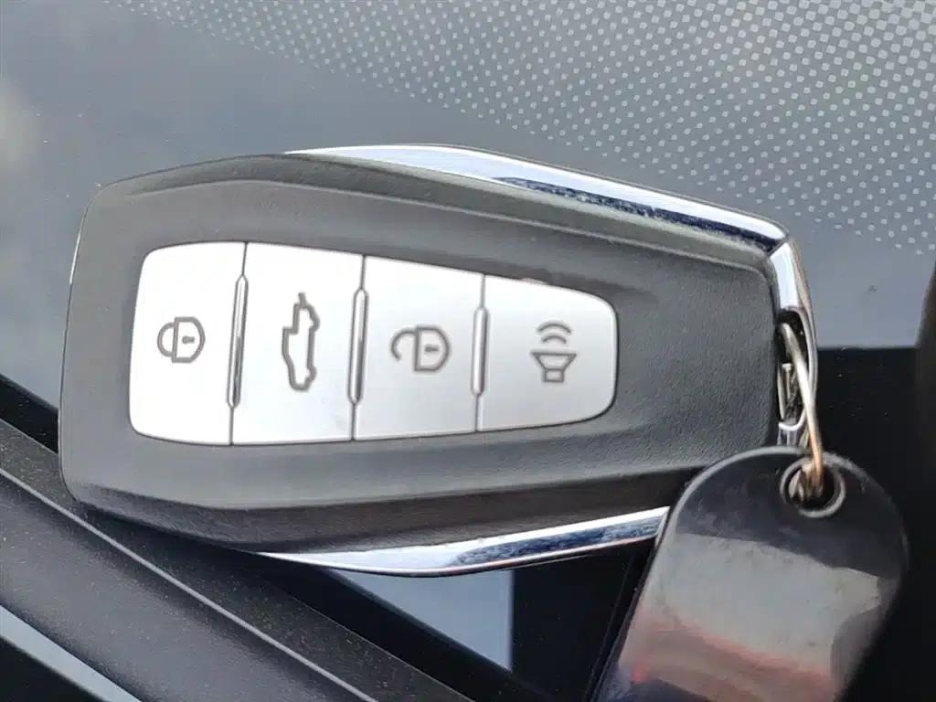 Geely Emgrand 2023 4th Generation Champion Edition 1.5L CVT Luxury — миниатюра 9