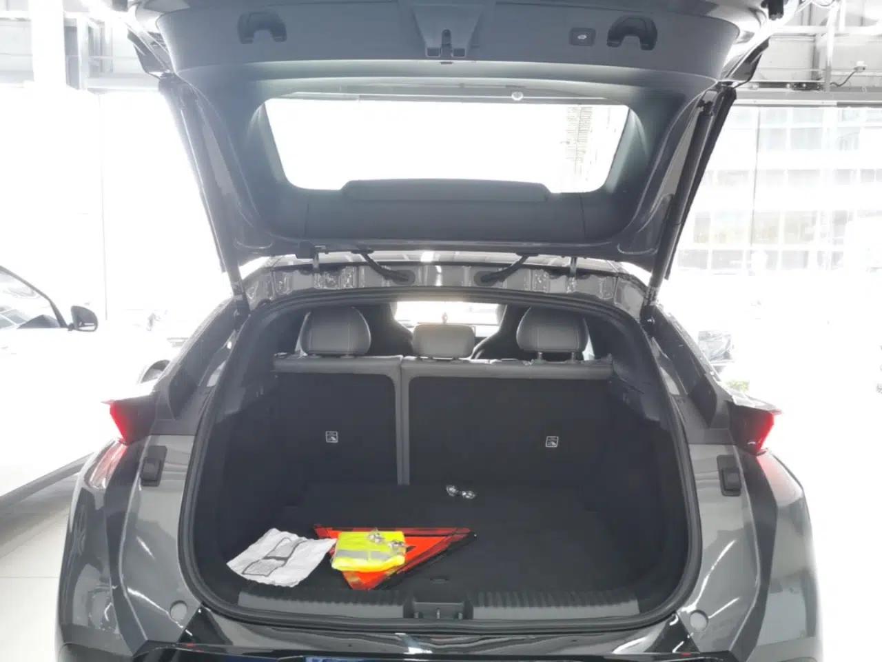 Lynk & Co Z20 2025 530 km Range Rear-Wheel Drive Max — миниатюра 22