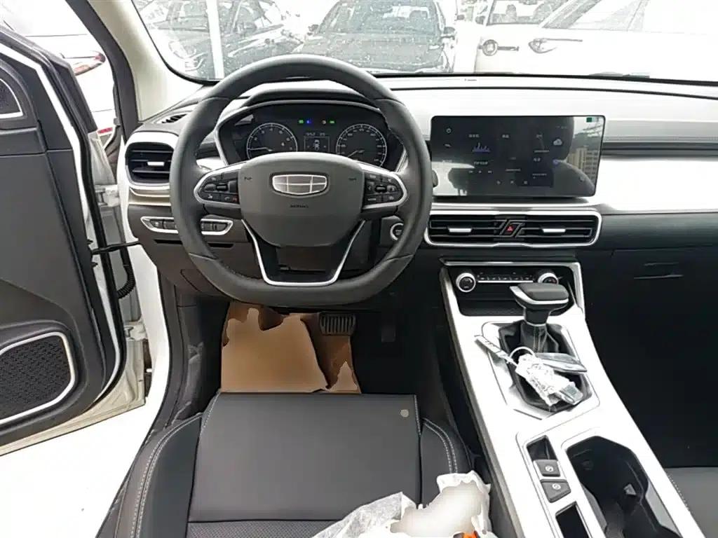 Geely Binyue 2025 1.5L CVT Super Power — миниатюра 11