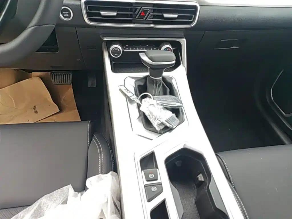 Geely Binyue 2025 1.5L CVT Super Power — миниатюра 14