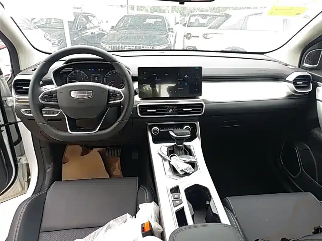 Geely Binyue 2025 1.5L CVT Super Power — миниатюра 10