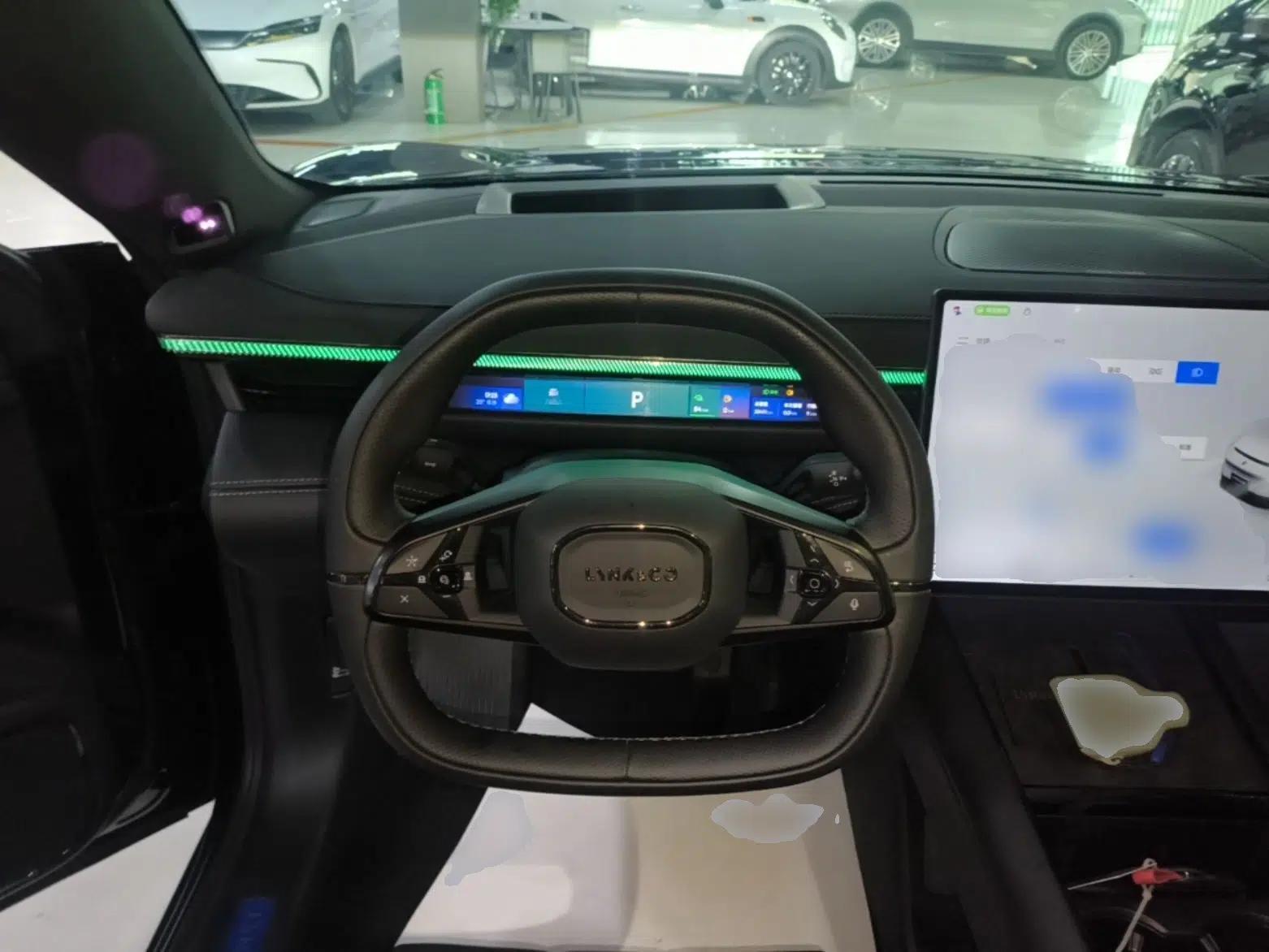 Lynk & Co 10 EM-P 2025 Model 120 Four-Wheel Drive Ultra — миниатюра 14